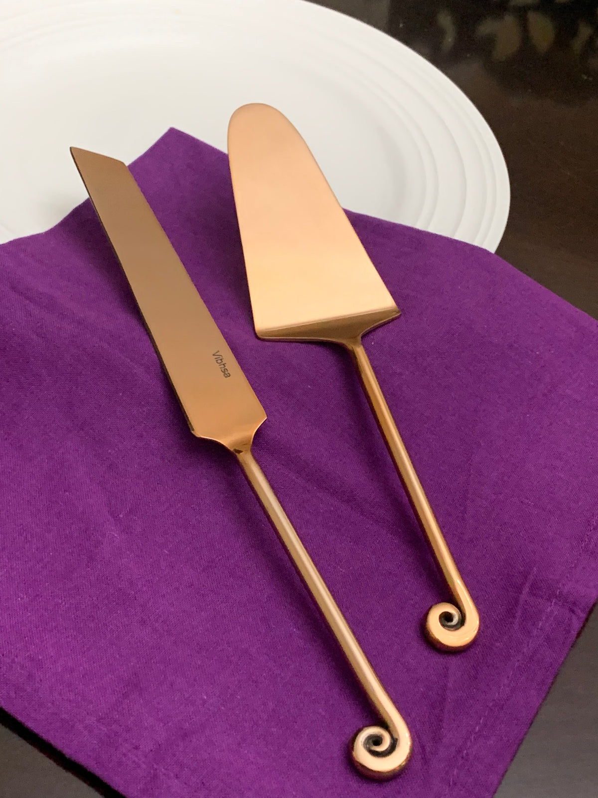 Vibhsa Designer Cake Serving Set | Treble Note Handle, Copper Finish, Stainless Steel